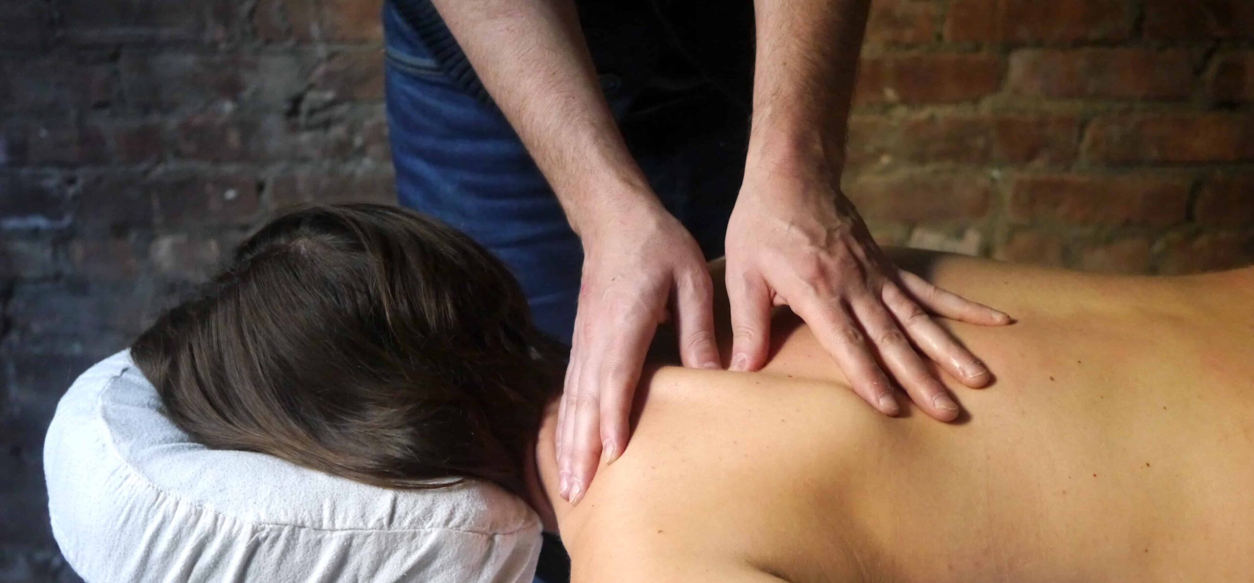 Advanced medical massage therapy in New York City focusing on pain and stress relief by Bodyworks DW